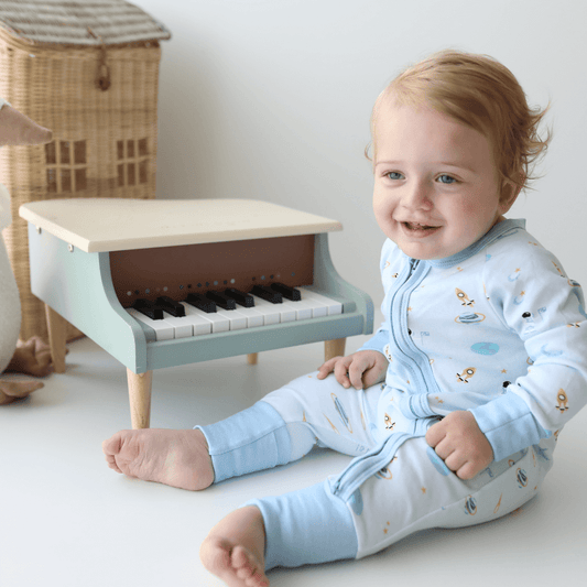 1.0 Tog Cosmic Explorer Uyku Tulumu — bebek üzerinde