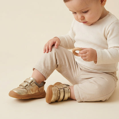 Maiyko Step Parlak Altin bebek ayakkabisi yakin cekim