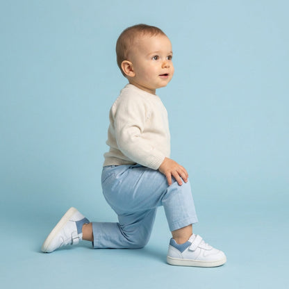 Maiyko Barefoot Beyaz Nubuk Mavi bebek ayakkabisi tam boy