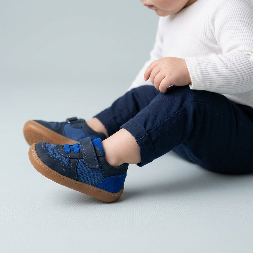 Maiyko Barefoot lacivert hakiki deri bebek ilk adım ayakkabısı - yakın çekim detay