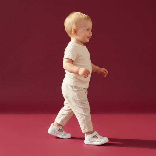 Maiyko Flow Hakiki Deri Beyaz Anatomik Bebek Sandaleti - model